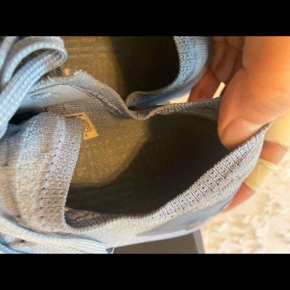 Under Armour running shoes - Picture 9 of 12